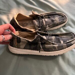 Ladies hey dude shoes size 7